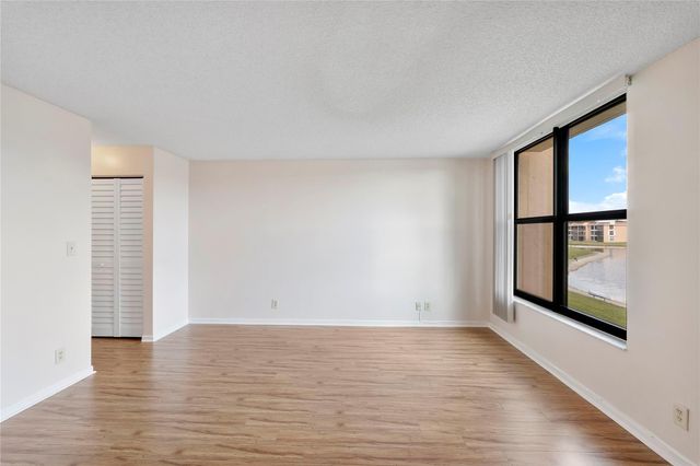 6519 Coral Lake Drive 207, Margate, FL 33063