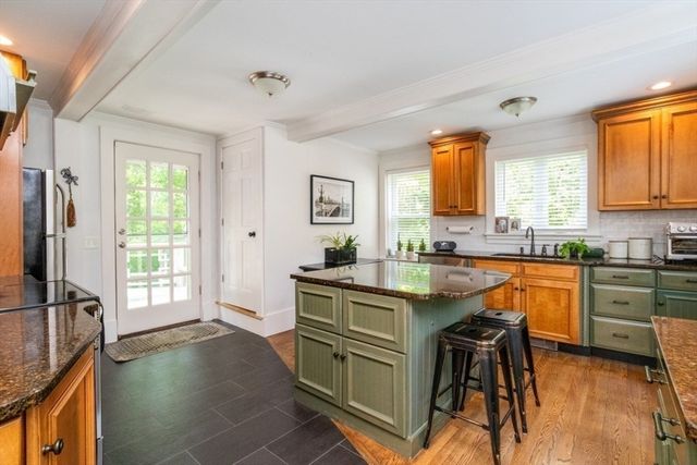 173 S River St, Marshfield, MA 02050