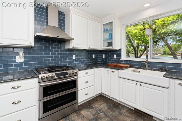 1847 Lyster Lane, Troy, MI 48085