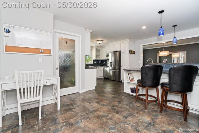 1847 Lyster Lane, Troy, MI 48085