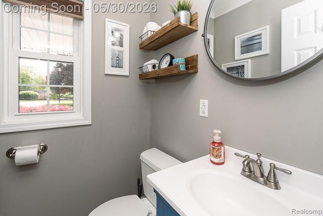 1847 Lyster Lane, Troy, MI 48085