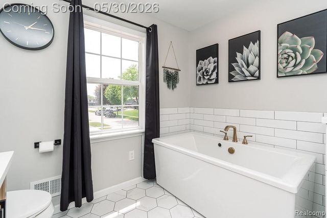 1847 Lyster Lane, Troy, MI 48085