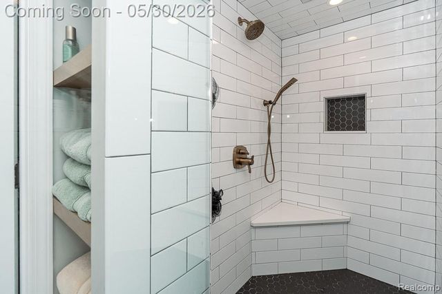 1847 Lyster Lane, Troy, MI 48085