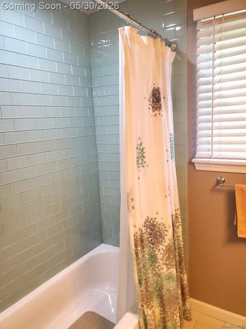 1847 Lyster Lane, Troy, MI 48085