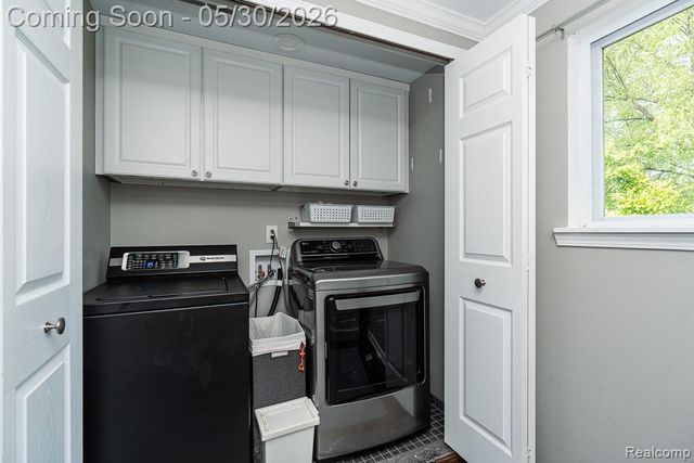 1847 Lyster Lane, Troy, MI 48085