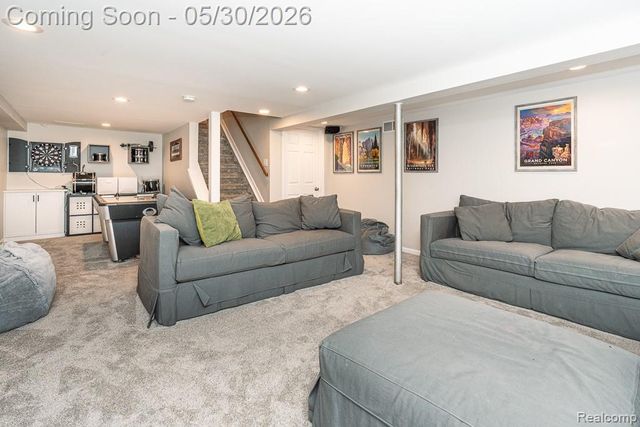 1847 Lyster Lane, Troy, MI 48085