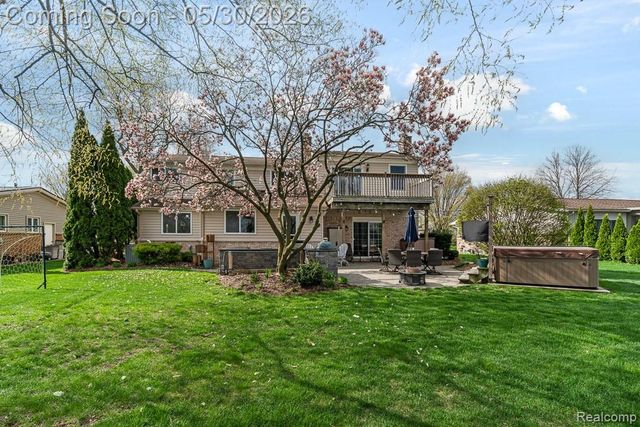 1847 Lyster Lane, Troy, MI 48085