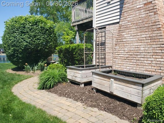 1847 Lyster Lane, Troy, MI 48085