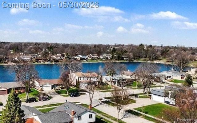 1847 Lyster Lane, Troy, MI 48085