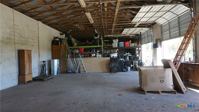 702 Clay Drive, Victoria, TX 77904