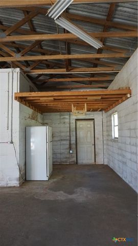 702 Clay Drive, Victoria, TX 77904