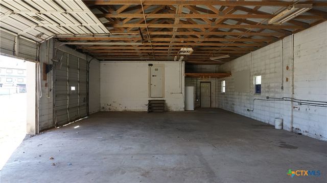 702 Clay Drive, Victoria, TX 77904