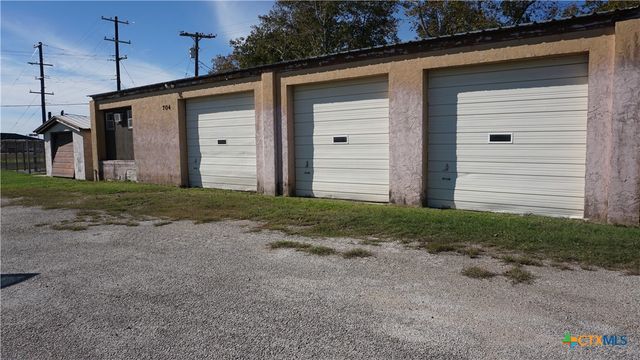 702 Clay Drive, Victoria, TX 77904