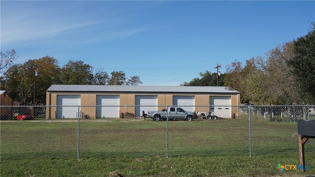 702 Clay Drive, Victoria, TX 77904