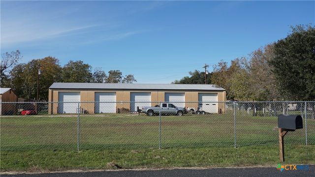 702 Clay Drive, Victoria, TX 77904