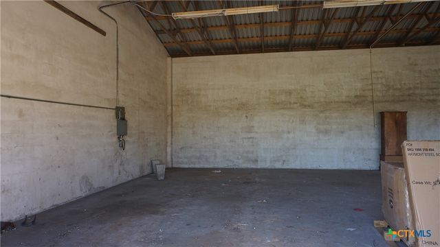 702 Clay Drive, Victoria, TX 77904