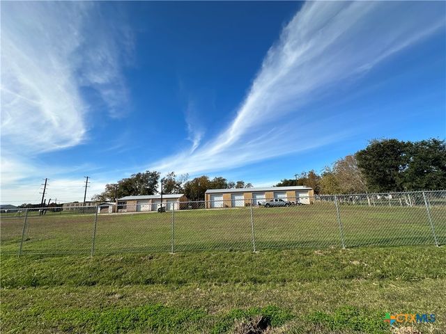 702 Clay Drive, Victoria, TX 77904