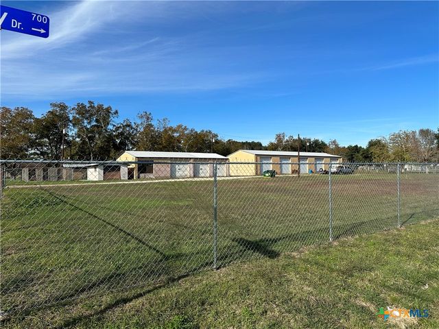 702 Clay Drive, Victoria, TX 77904