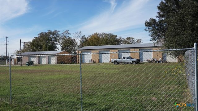 702 Clay Drive, Victoria, TX 77904