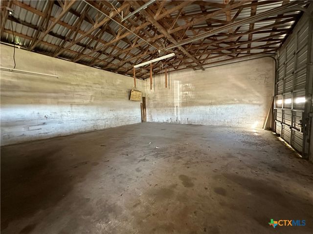 702 Clay Drive, Victoria, TX 77904