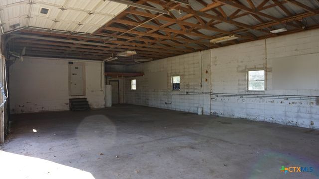 702 Clay Drive, Victoria, TX 77904