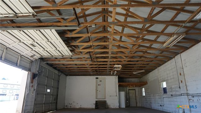 702 Clay Drive, Victoria, TX 77904