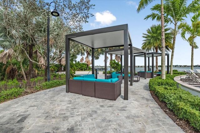 9010 E Watercrest Cir, Parkland, FL 33076