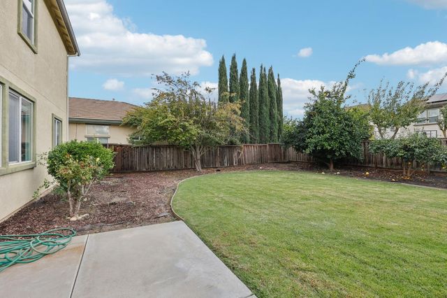 660 Bramblewood Ave, Lathrop, CA 95330
