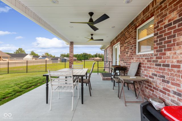 1959 Sophia Lane, Seymour, IN 47274