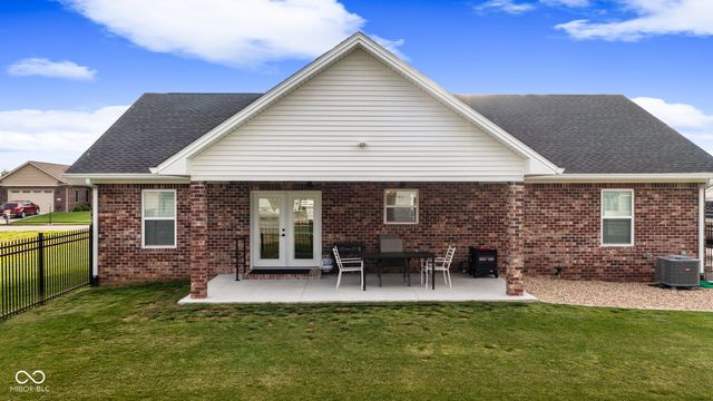 1959 Sophia Lane, Seymour, IN 47274