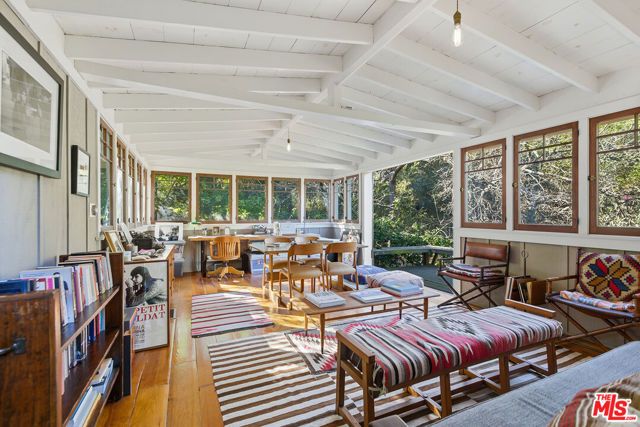 2049 Oakstone Way, Los Angeles, CA 90046