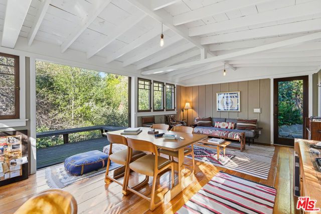 2049 Oakstone Way, Los Angeles, CA 90046