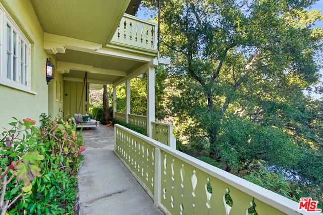 2049 Oakstone Way, Los Angeles, CA 90046