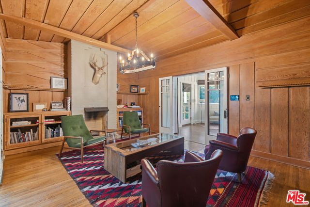 2049 Oakstone Way, Los Angeles, CA 90046