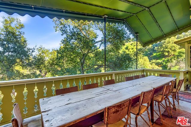 2049 Oakstone Way, Los Angeles, CA 90046