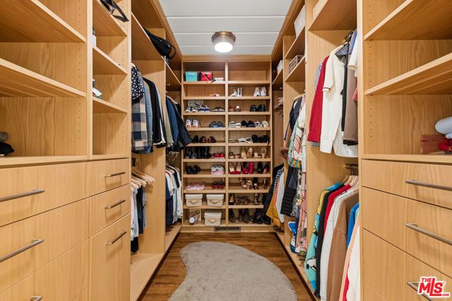 2049 Oakstone Way, Los Angeles, CA 90046
