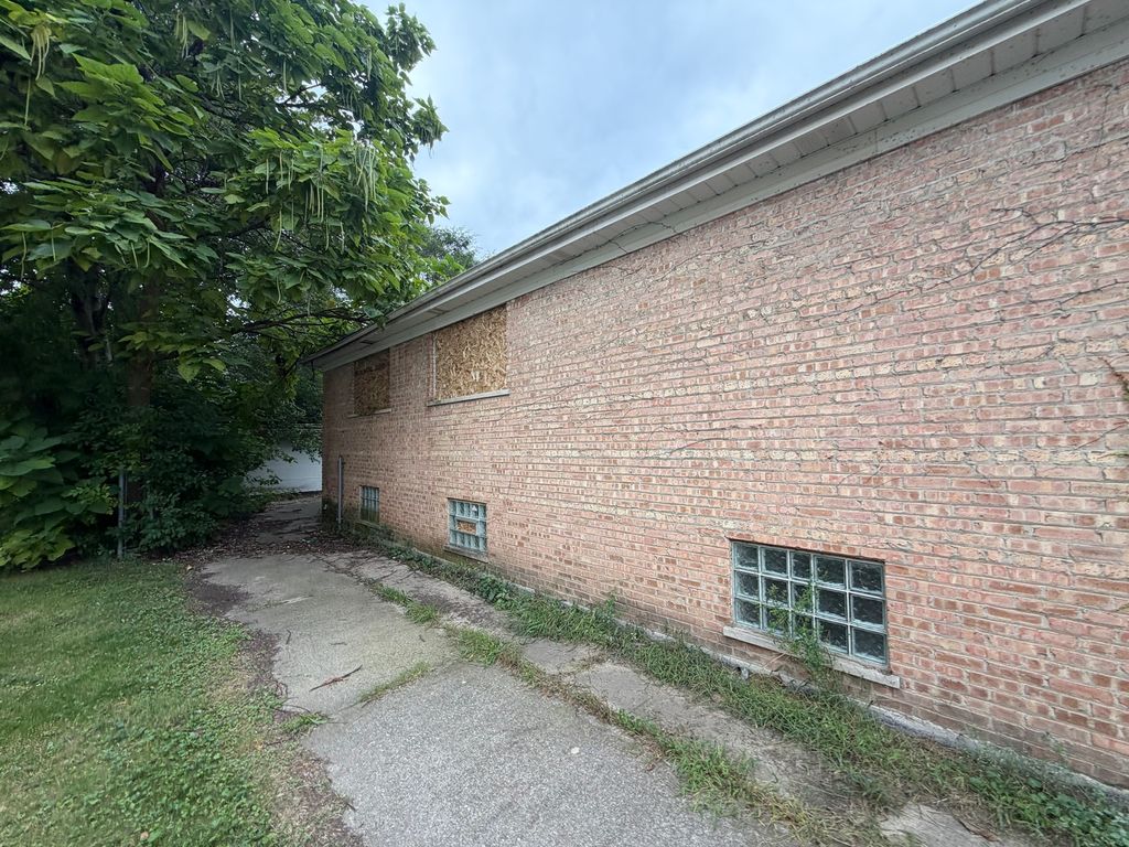 319 154th Place, Calumet City, IL 60409 — photo 4