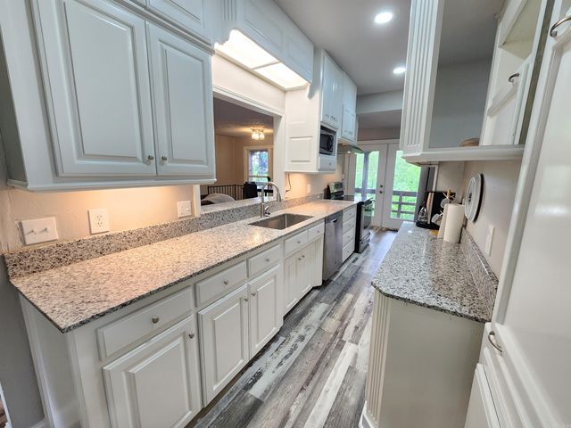 211 Burnt Rock Falls Road, Fairfield Bay, AR 72088