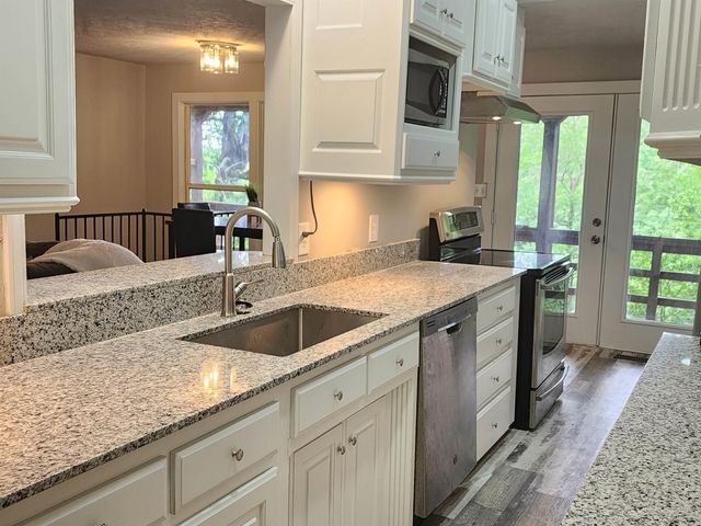 211 Burnt Rock Falls Road, Fairfield Bay, AR 72088