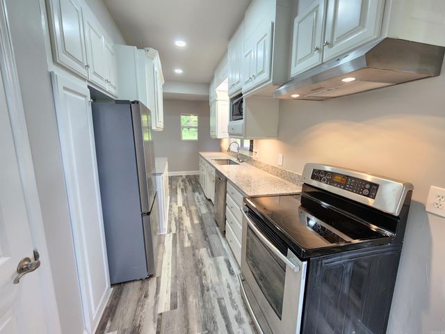 211 Burnt Rock Falls Road, Fairfield Bay, AR 72088