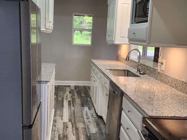 211 Burnt Rock Falls Road, Fairfield Bay, AR 72088