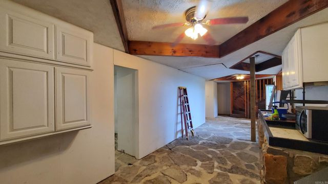 211 Burnt Rock Falls Road, Fairfield Bay, AR 72088