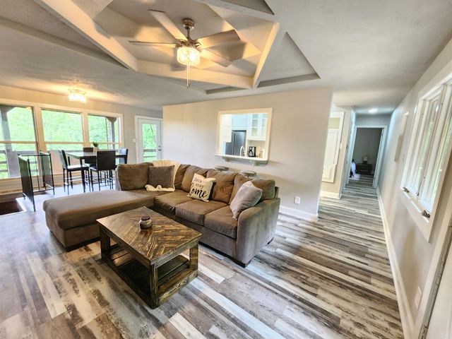 211 Burnt Rock Falls Road, Fairfield Bay, AR 72088