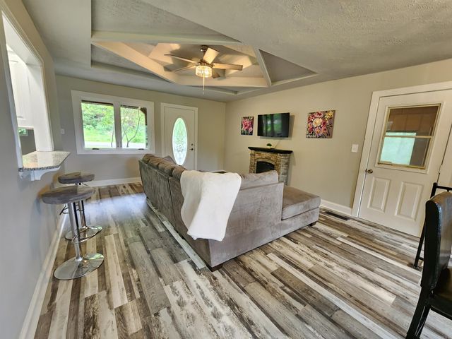 211 Burnt Rock Falls Road, Fairfield Bay, AR 72088