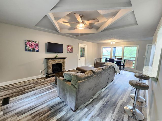 211 Burnt Rock Falls Road, Fairfield Bay, AR 72088