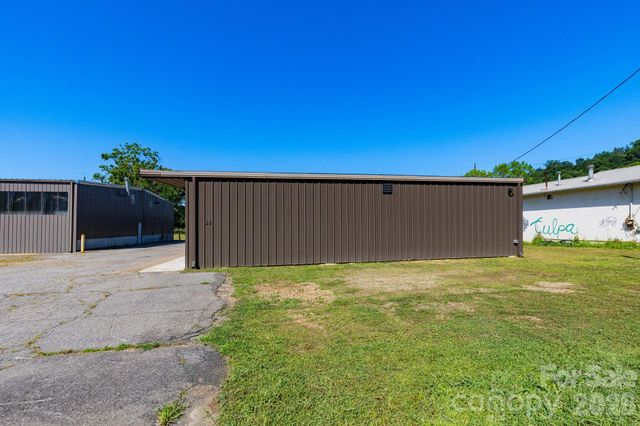22 Stoner Road, Asheville, NC 28803