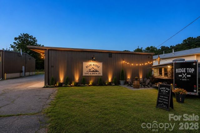 22 Stoner Road, Asheville, NC 28803