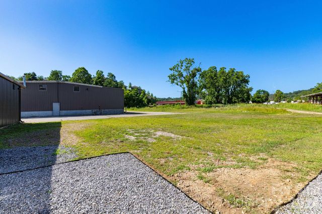 22 Stoner Road, Asheville, NC 28803