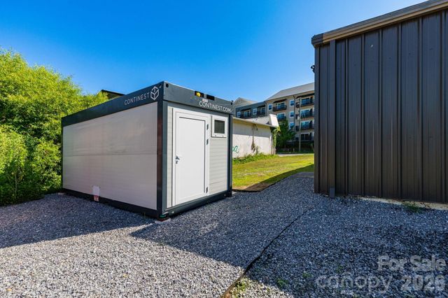22 Stoner Road, Asheville, NC 28803