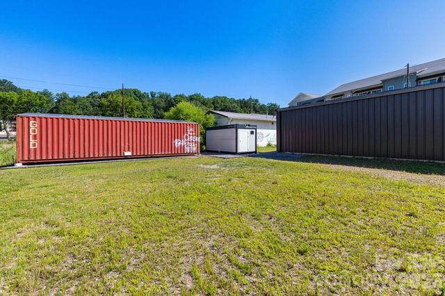 22 Stoner Road, Asheville, NC 28803